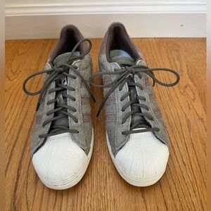 Adidas superstar green & brown sneakers size 7.5